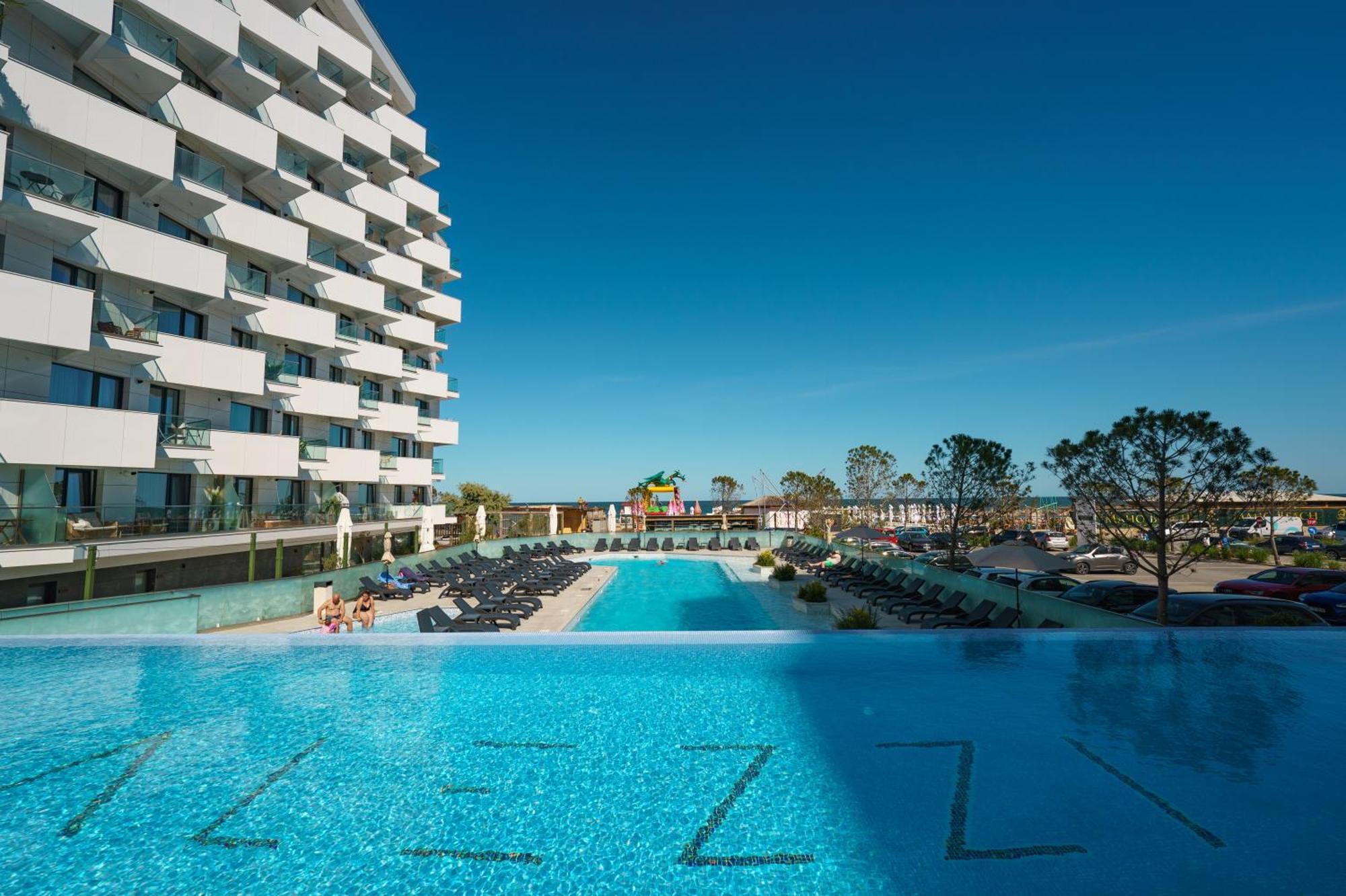 Royale Sundance 224 Infinity Beach Pool & Spa Mamaia Nord Năvodari Exterior foto